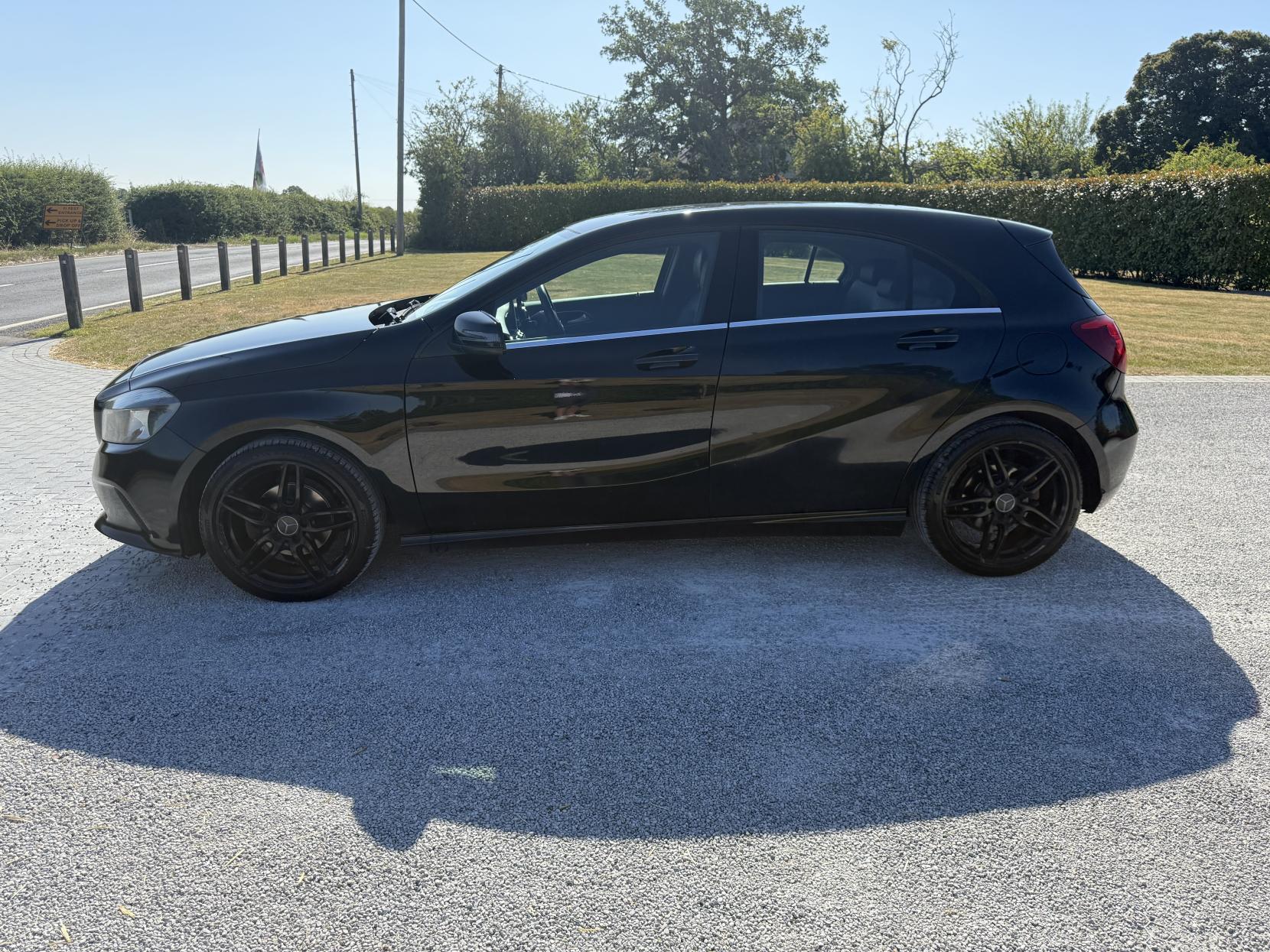 Mercedes-Benz A Class 1.5 A180d Sport Hatchback 5dr Diesel Manual Euro 6 (s/s) (109 ps)
