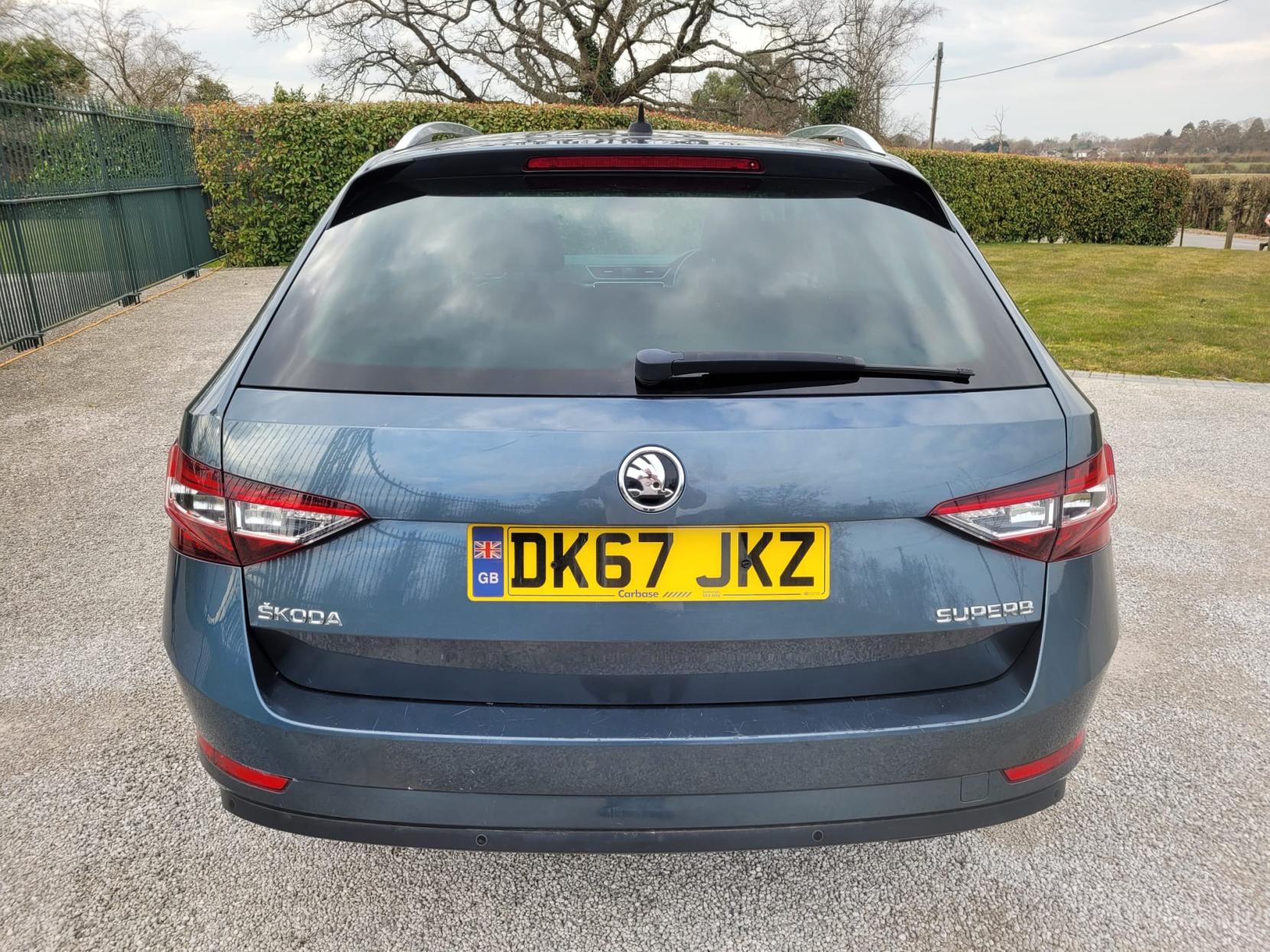 Skoda Superb 2.0 TDI SE L Executive Estate 5dr Diesel Manual Euro 6 (s/s) (150 ps)
