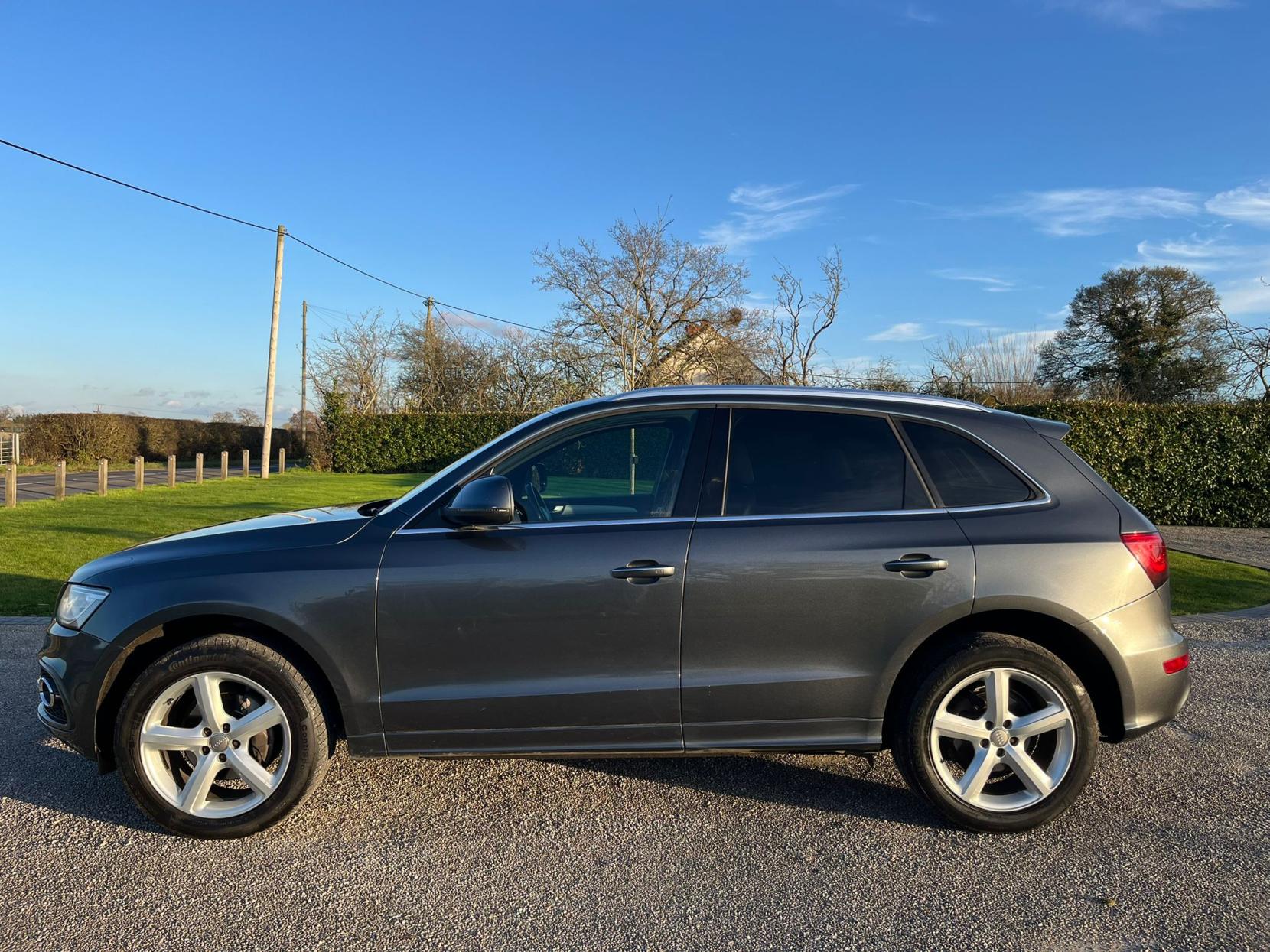 Audi Q5 2.0 TDI S line SUV 5dr Diesel S Tronic quattro Euro 5 (s/s) (177 ps)