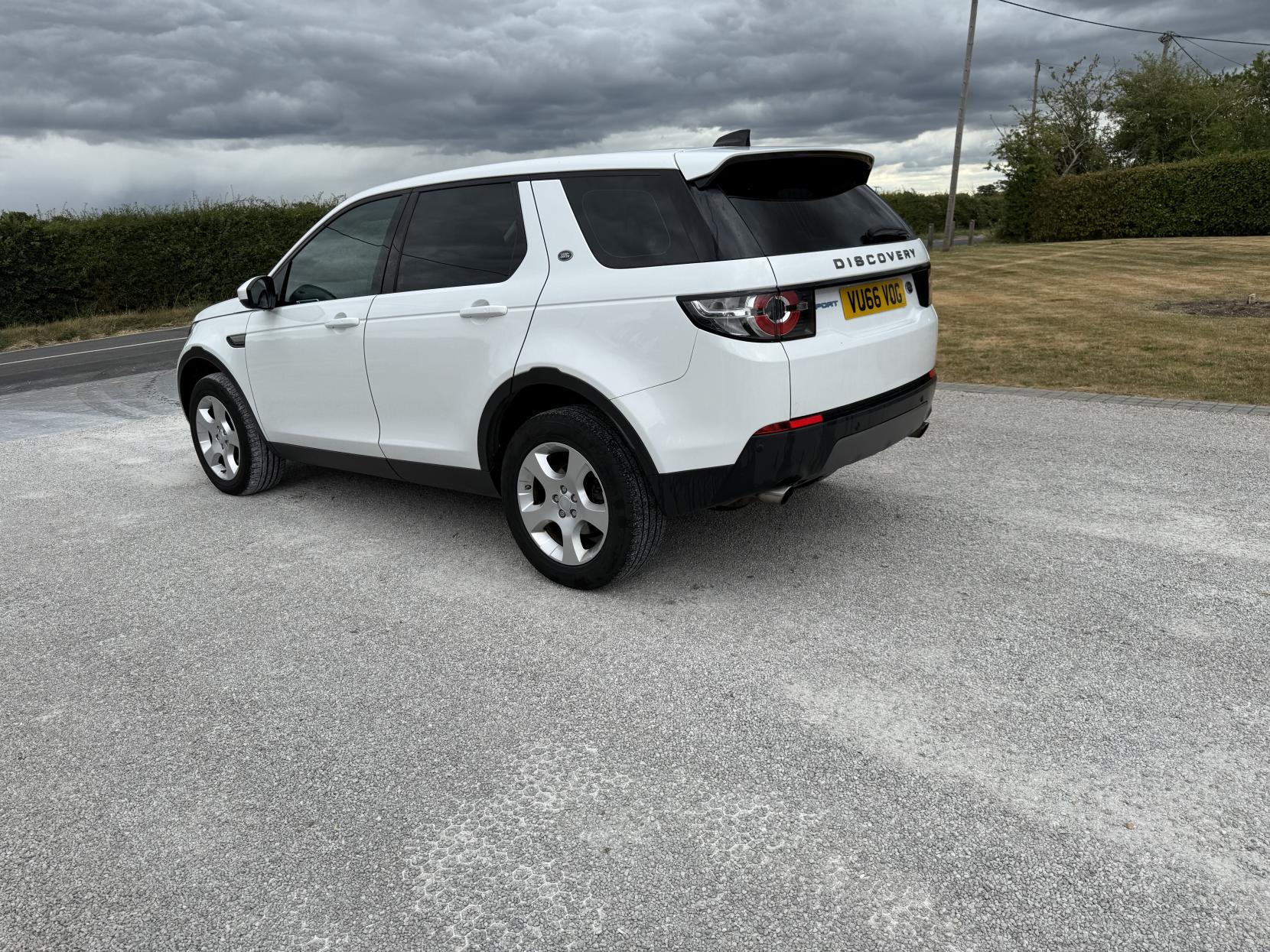 Land Rover Discovery Sport 2.0 TD4 SE Tech SUV 5dr Diesel Manual 4WD Euro 6 (s/s) (5 Seat) (150 ps)
