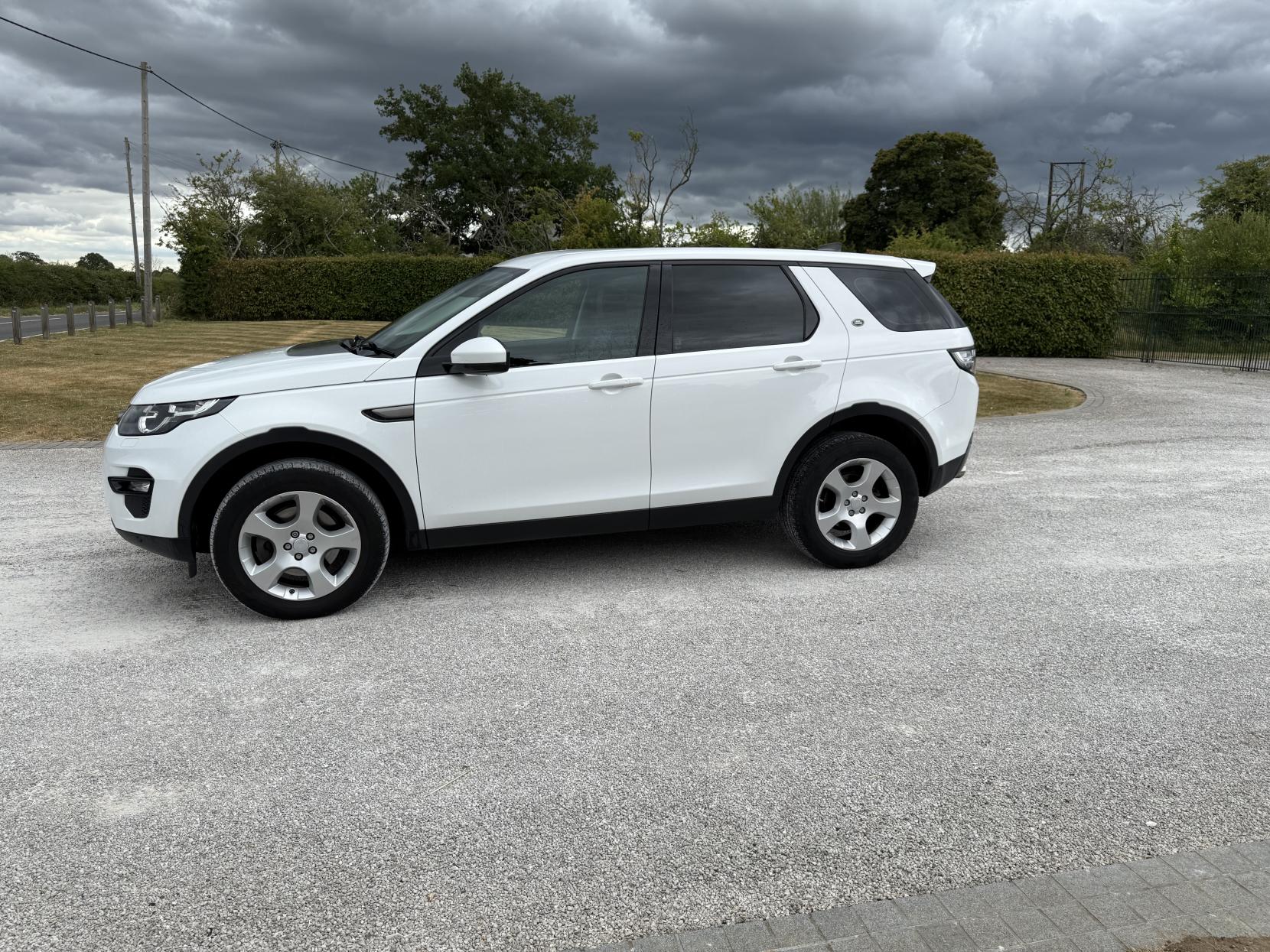 Land Rover Discovery Sport 2.0 TD4 SE Tech SUV 5dr Diesel Manual 4WD Euro 6 (s/s) (5 Seat) (150 ps)