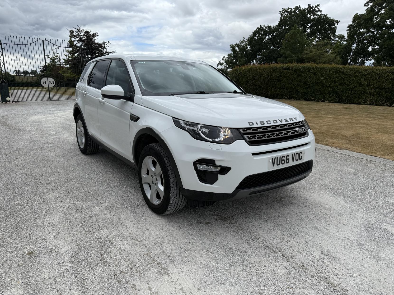 Land Rover Discovery Sport 2.0 TD4 SE Tech SUV 5dr Diesel Manual 4WD Euro 6 (s/s) (5 Seat) (150 ps)
