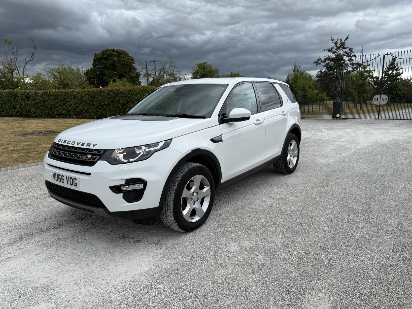 Land Rover Discovery Sport 2.0 TD4 SE Tech SUV 5dr Diesel Manual 4WD Euro 6 (s/s) (5 Seat) (150 ps)