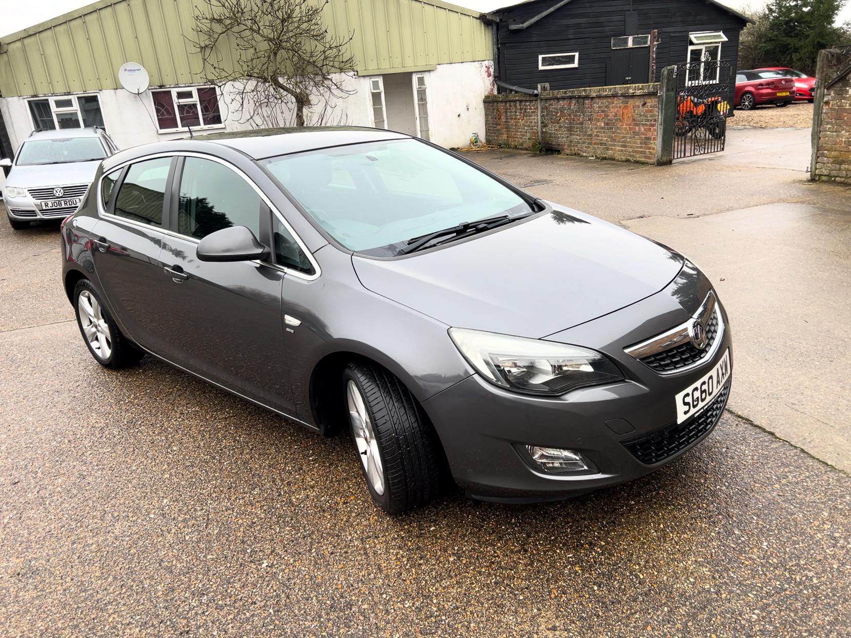 Vauxhall Astra 1.6 16v SRi Hatchback 5dr Petrol Manual Euro 5 (115 ps)