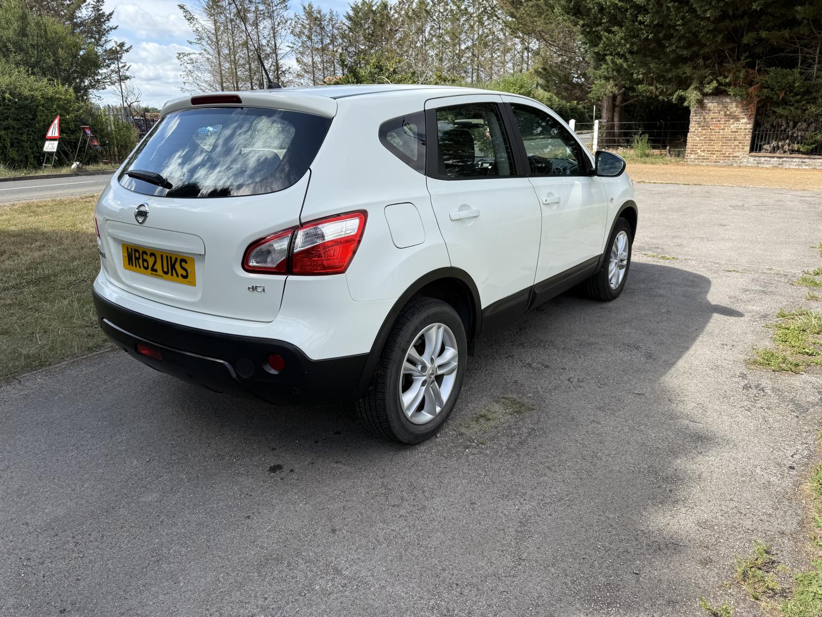 Nissan Qashqai 1.5 dCi Acenta SUV 5dr Diesel Manual 2WD Euro 5 (110 ps)