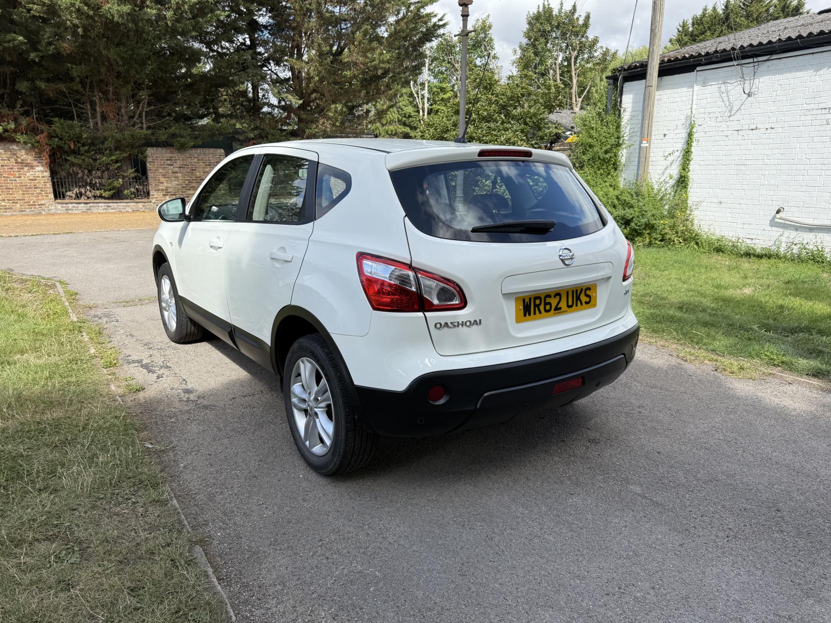 Nissan Qashqai 1.5 dCi Acenta SUV 5dr Diesel Manual 2WD Euro 5 (110 ps)
