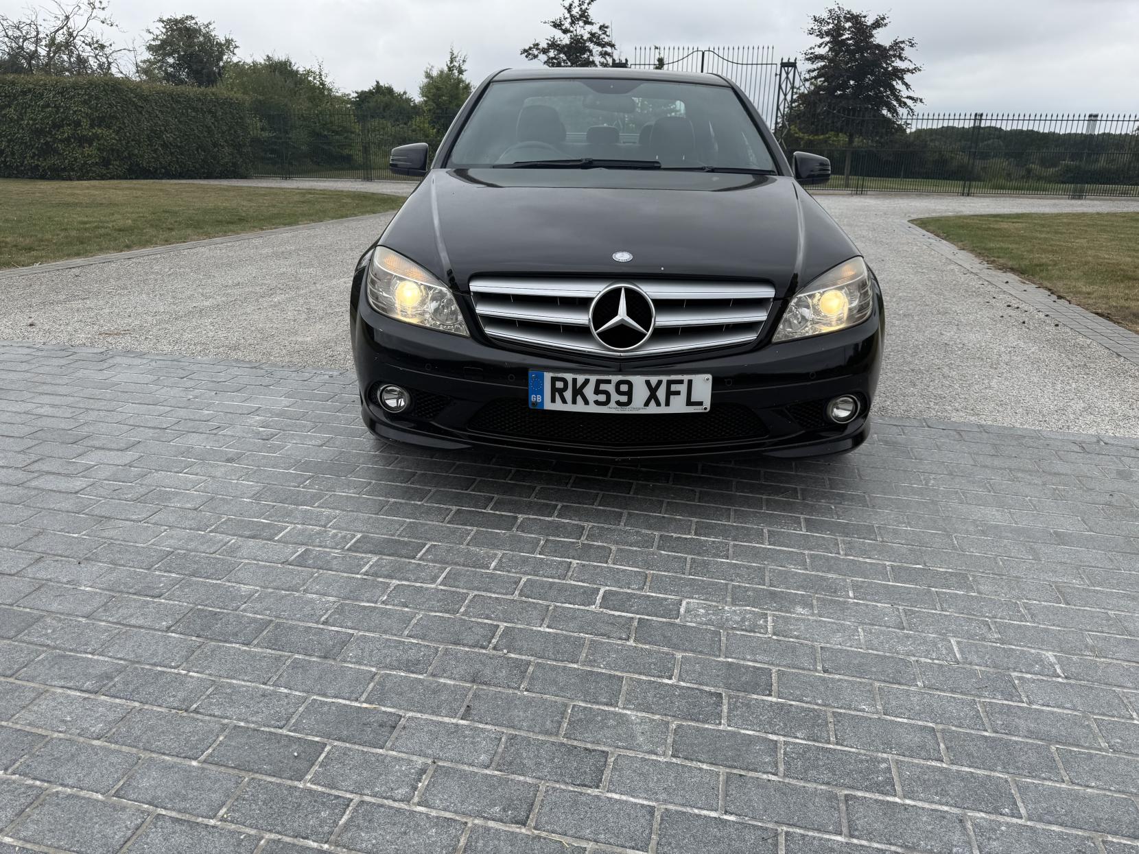 Mercedes-Benz C Class 2.1 C250 CDI BlueEfficiency Sport Saloon 4dr Diesel Auto Euro 5 (204 ps)
