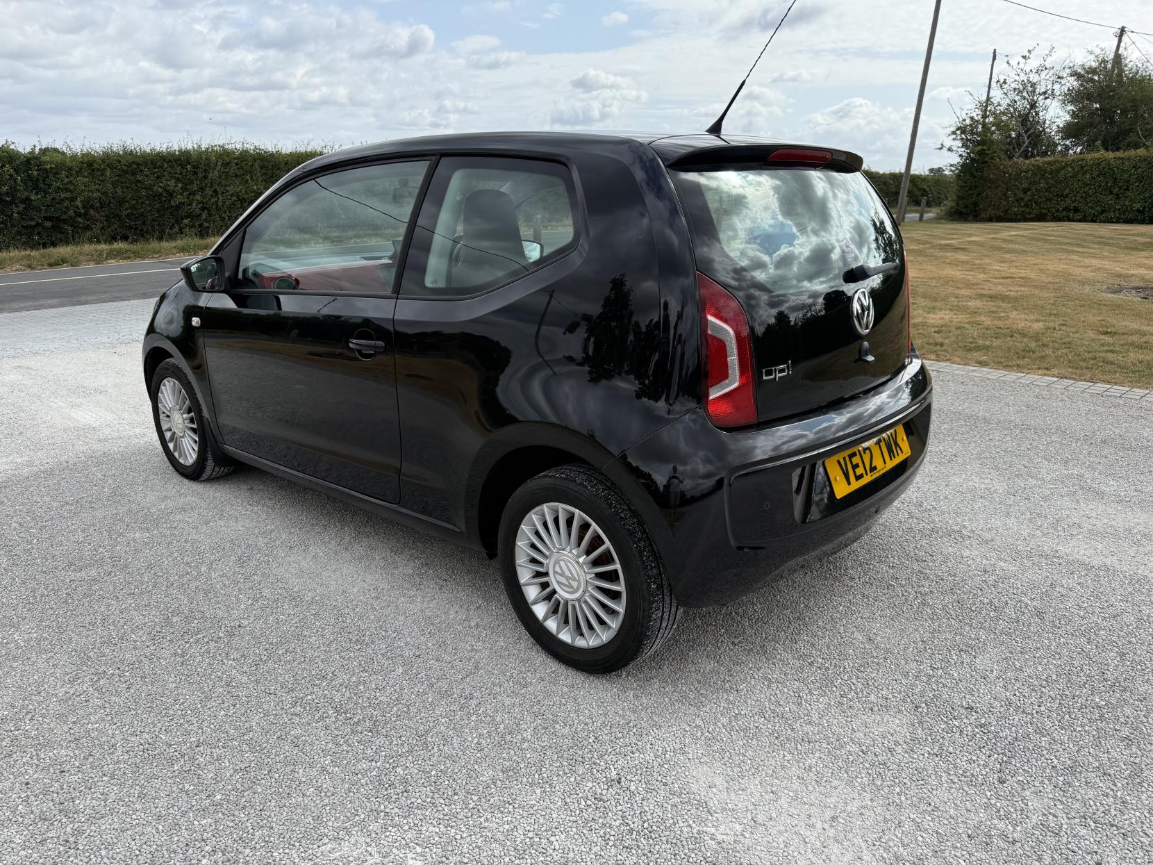 Volkswagen up! 1.0 High up! Hatchback 3dr Petrol Manual Euro 5 (75 ps)