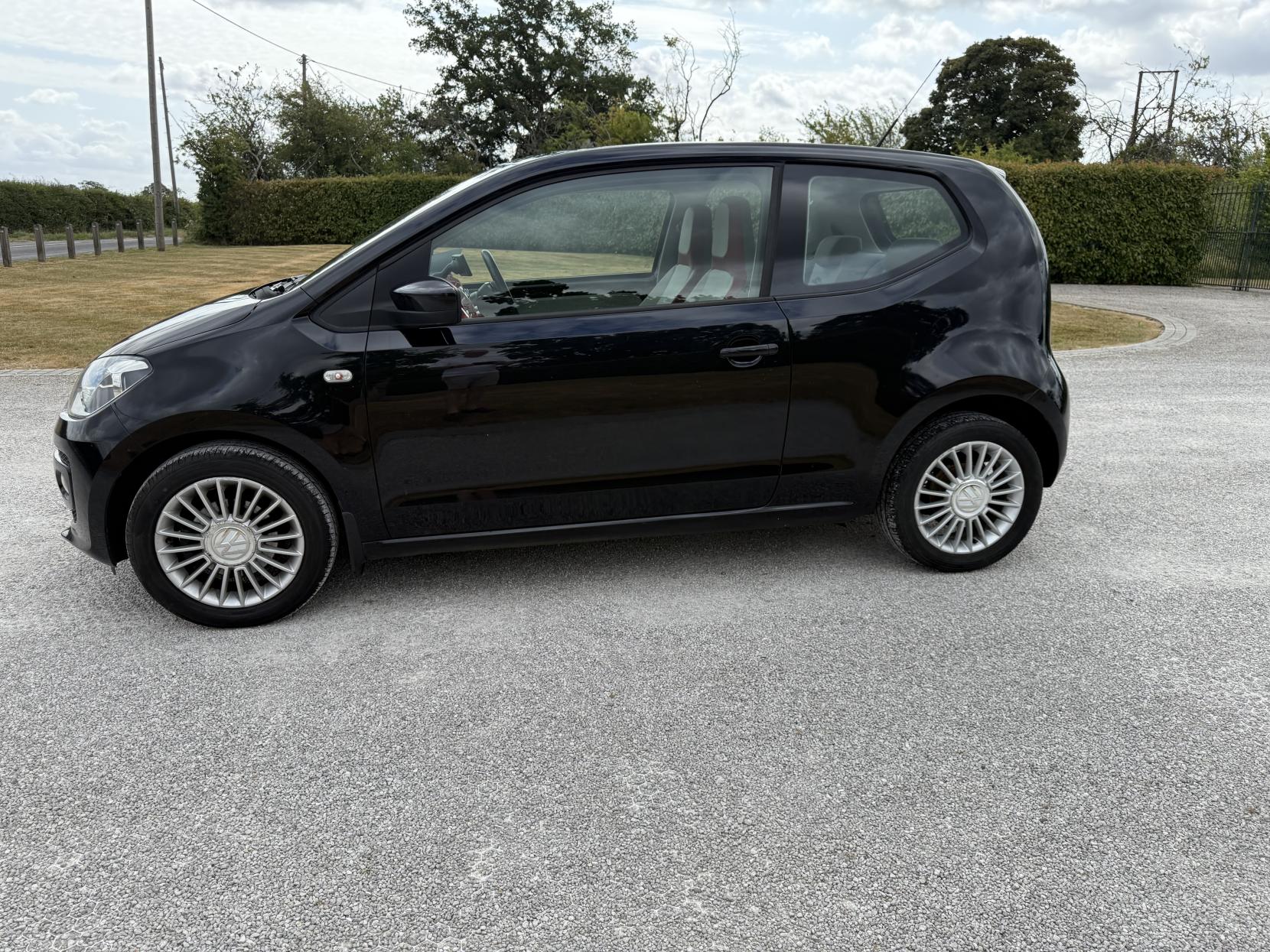 Volkswagen up! 1.0 High up! Hatchback 3dr Petrol Manual Euro 5 (75 ps)