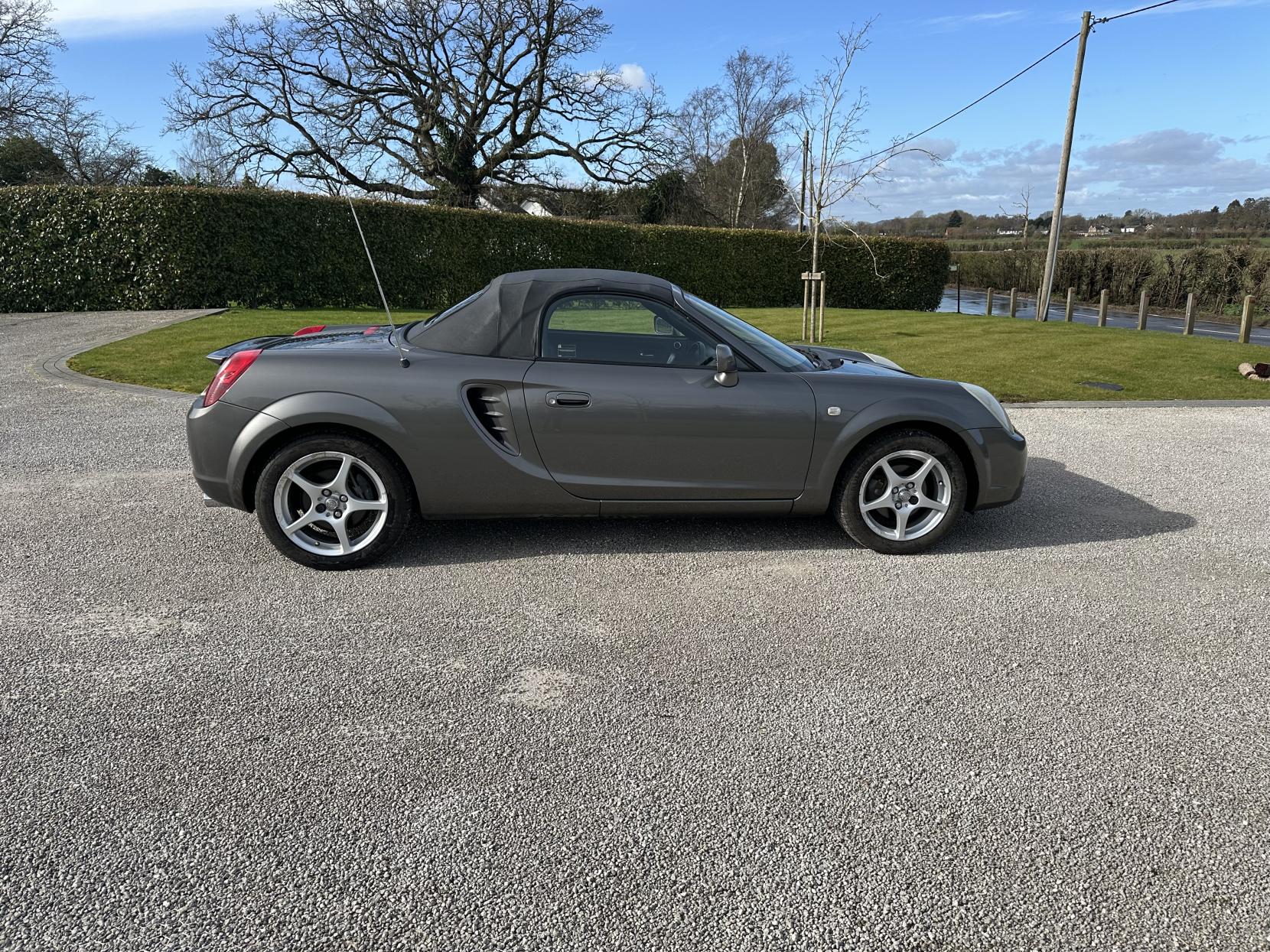 Toyota MR2 1.8 VVT-i Roadster Convertible 2dr Petrol Manual (178 g/km, 138 bhp)