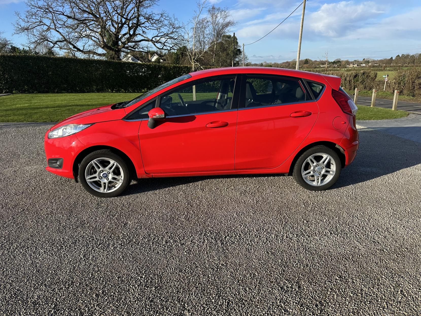 Ford Fiesta 1.25 Zetec Hatchback 5dr Petrol Manual (124 g/km, 81 bhp)