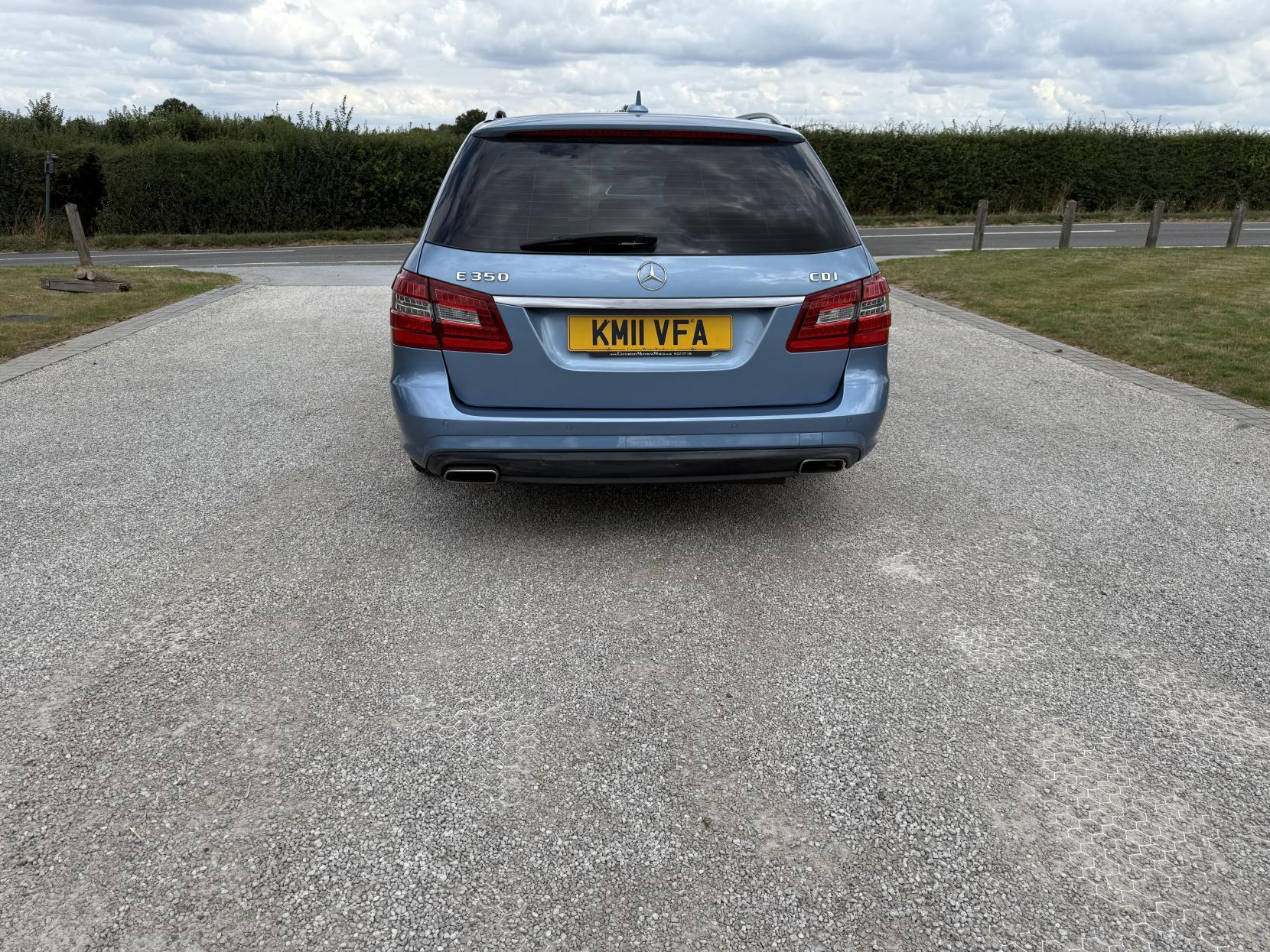 Mercedes-Benz E Class 3.0 E350 CDI V6 BlueEfficiency Sport Estate 5dr Diesel G-Tronic Euro 5 (265 ps)