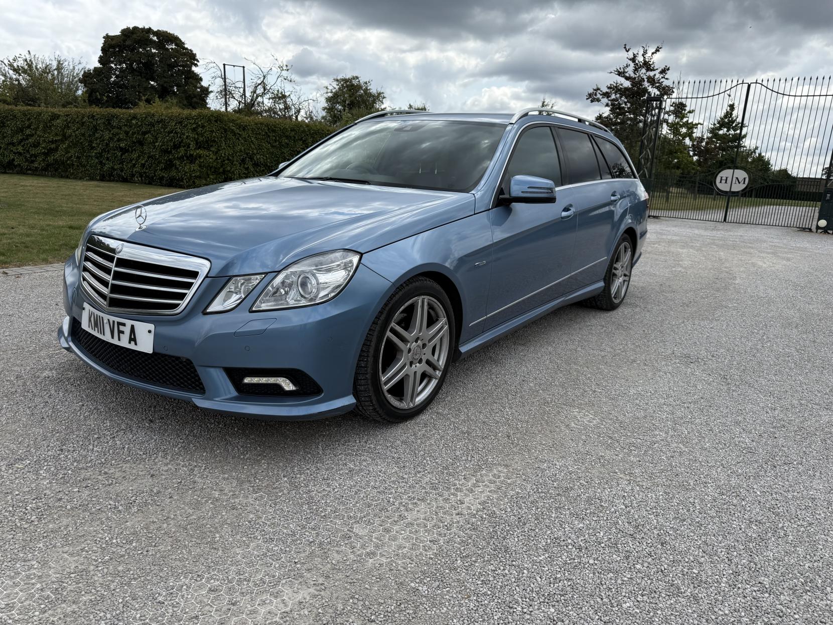 Mercedes-Benz E Class 3.0 E350 CDI V6 BlueEfficiency Sport Estate 5dr Diesel G-Tronic Euro 5 (265 ps)