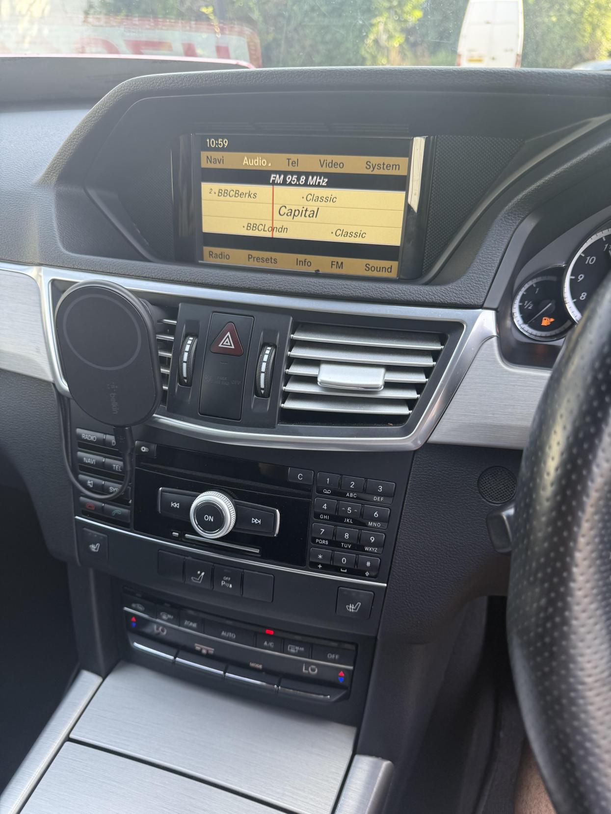 Mercedes-Benz E Class 3.0 E350 CDI V6 BlueEfficiency Sport Estate 5dr Diesel G-Tronic Euro 5 (265 ps)