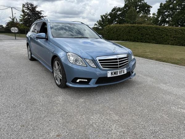 Mercedes-Benz E Class 3.0 E350 CDI V6 BlueEfficiency Sport Estate 5dr Diesel G-Tronic Euro 5 (265 ps)