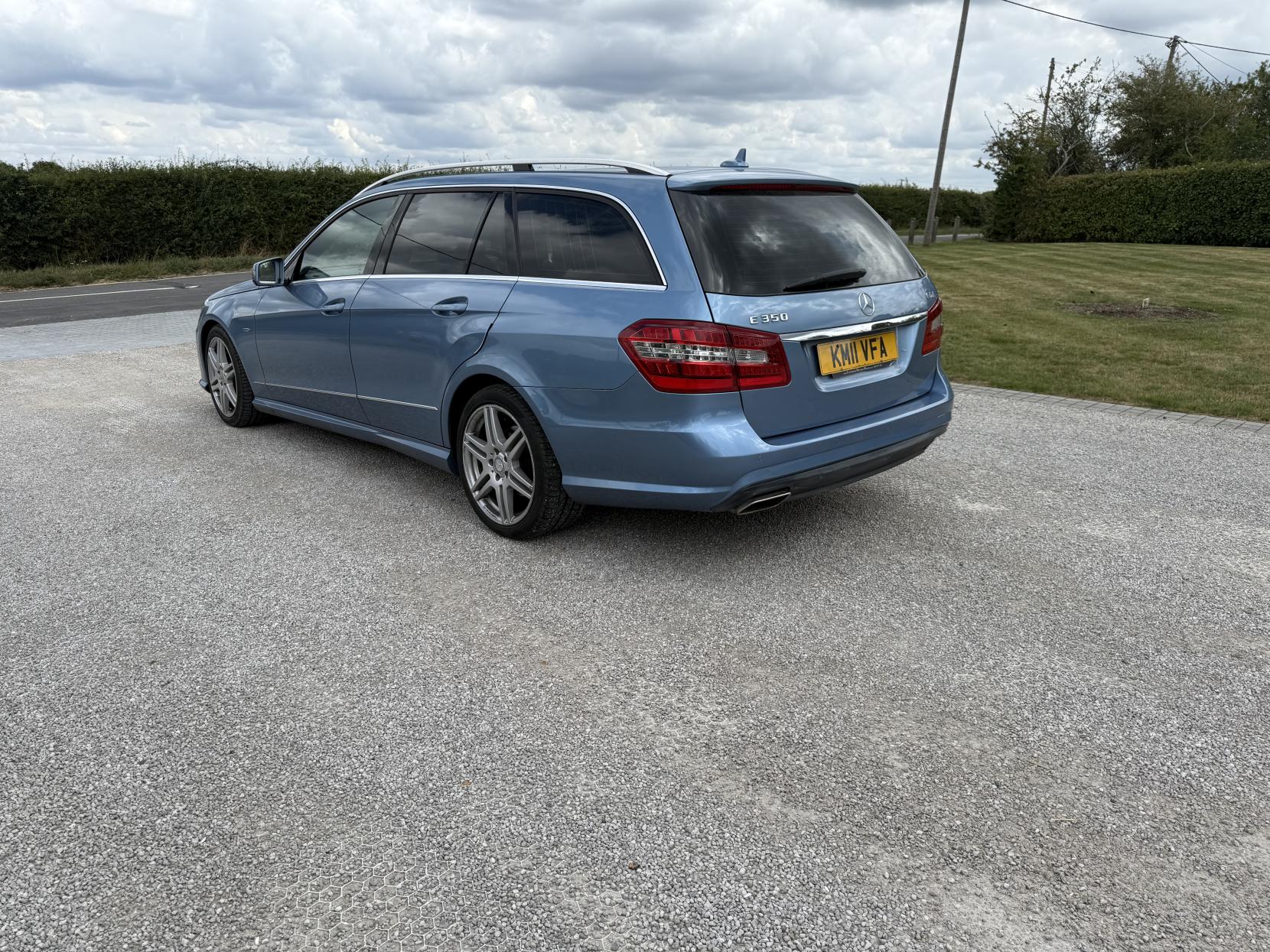 Mercedes-Benz E Class 3.0 E350 CDI V6 BlueEfficiency Sport Estate 5dr Diesel G-Tronic Euro 5 (265 ps)