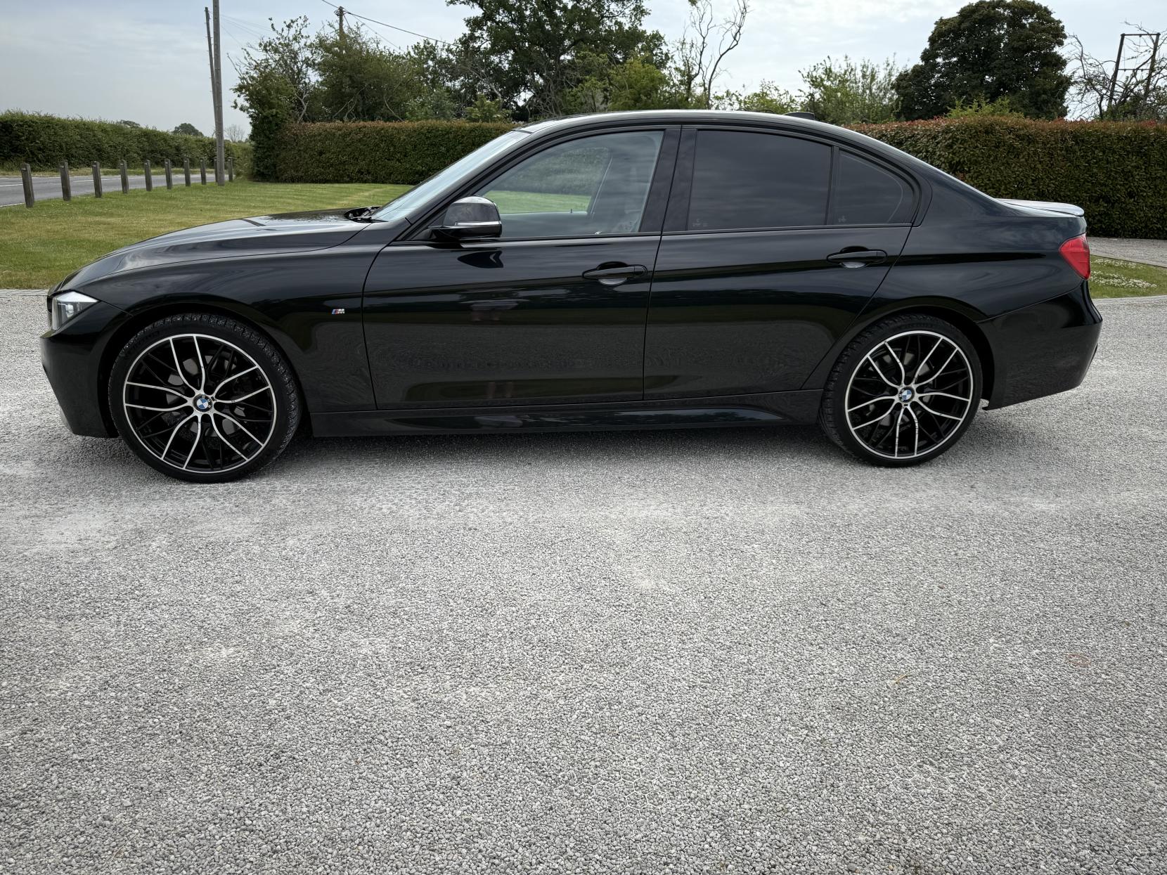 BMW 3 Series 3.0 330d BluePerformance M Sport Saloon 4dr Diesel Auto xDrive Euro 6 (s/s) (258 ps)