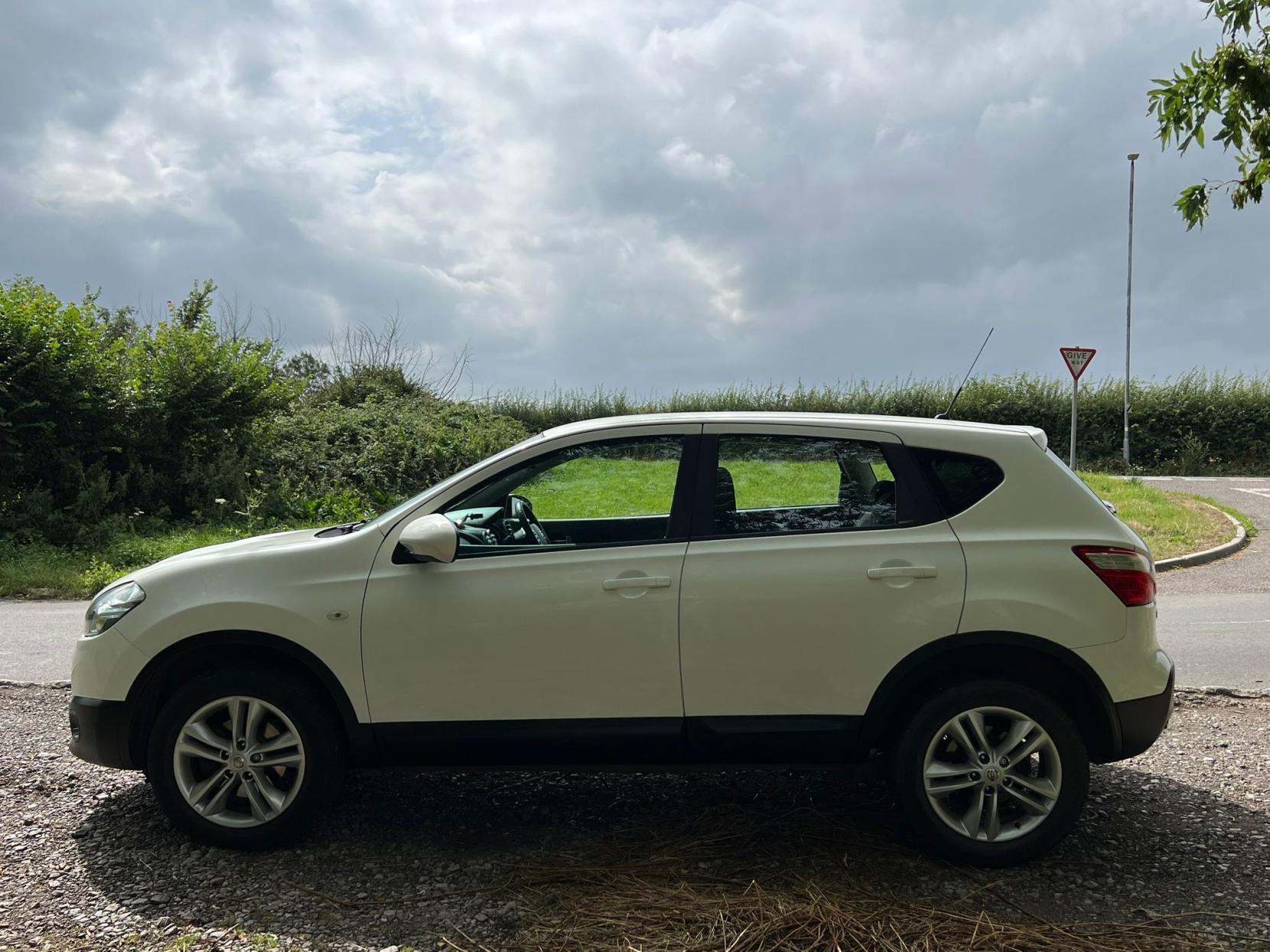 Nissan Qashqai 1.5 dCi Acenta SUV 5dr Diesel Manual 2WD Euro 4 (106 ps)
