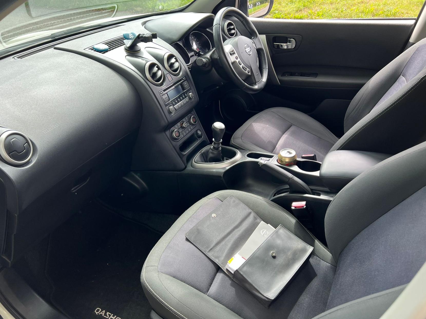 Nissan Qashqai 1.5 dCi Acenta SUV 5dr Diesel Manual 2WD Euro 4 (106 ps)