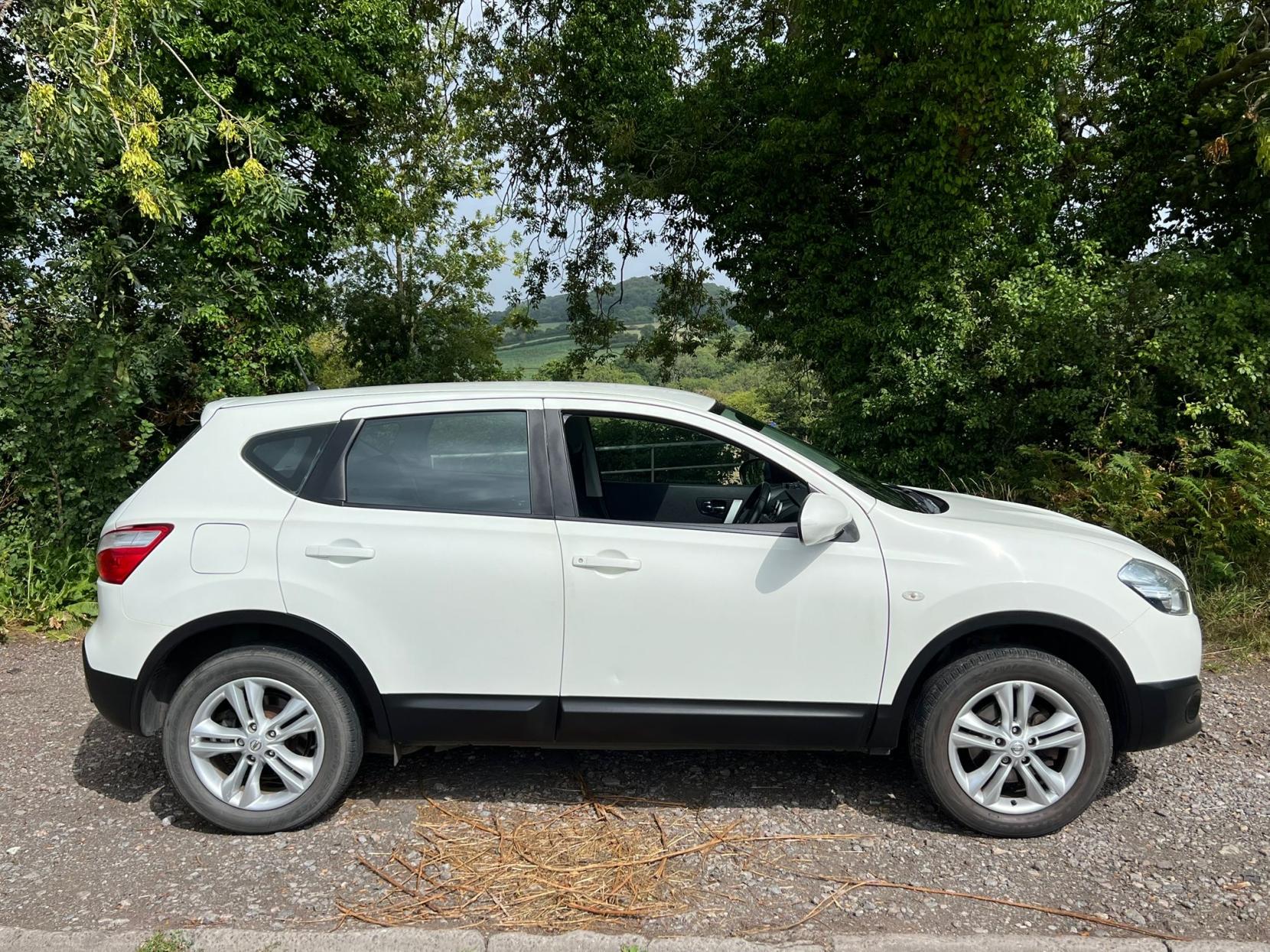 Nissan Qashqai 1.5 dCi Acenta SUV 5dr Diesel Manual 2WD Euro 4 (106 ps)
