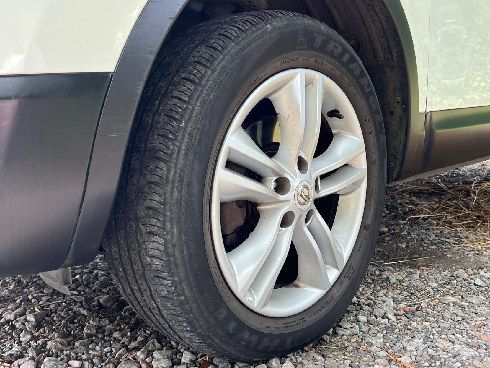 Nissan Qashqai 1.5 dCi Acenta SUV 5dr Diesel Manual 2WD Euro 4 (106 ps)